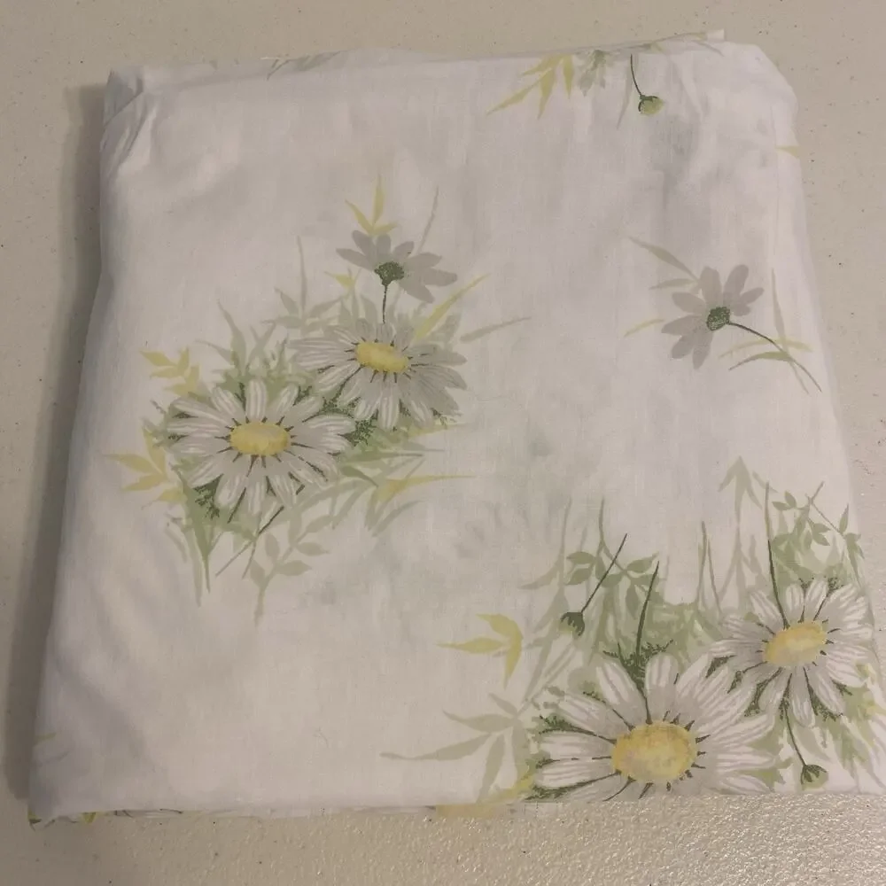 Two vintage daisy pattern cotton blend Full Size Flat Sheet